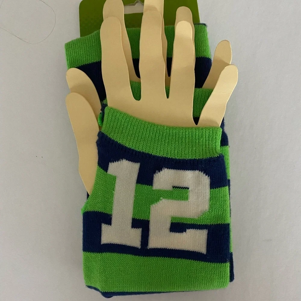 Seahawks 12’s armsox!